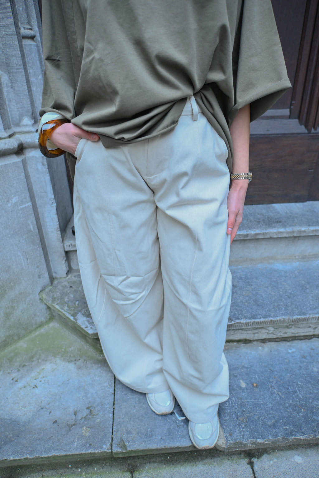 The Clean Wide Jeans in Off White